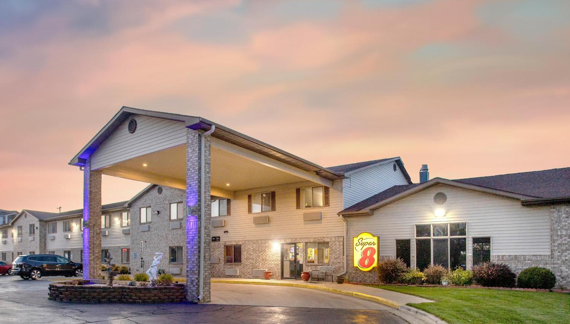 Motel Super 8 By Wyndham Big Rapids Exterior foto